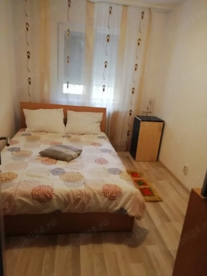 Zona Dacia, apartament 3 camere, semidecomandat, etaj 3 din 4, chirie 350 euro pe luna - imagine 5