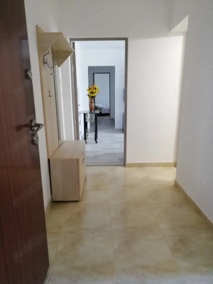 Zona Dacia, apartament 3 camere, semidecomandat, etaj 3 din 4, chirie 350 euro pe luna