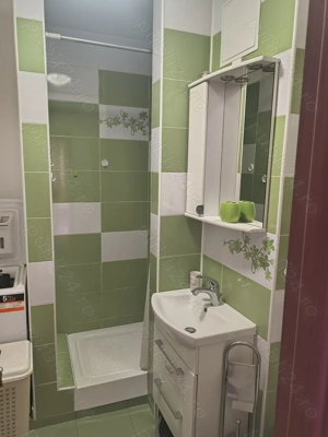 Vânzare apartament 3 camere 140000 EUR  - imagine 4