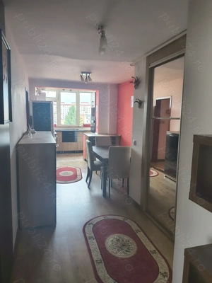 Vânzare apartament 3 camere 140000 EUR  - imagine 2