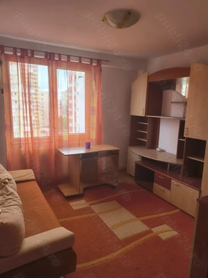 Vânzare apartament 3 camere 140000 EUR  - imagine 3