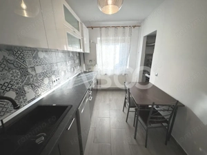 Apartament etaj 3 decomandat cu 3 camere 2 bai 2 balcoane Strand Sibiu - imagine 3