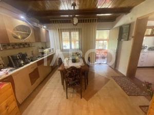 Casa individuala zona superba 6 camere teren 1030 mp garaj Vale Sibiu - imagine 9