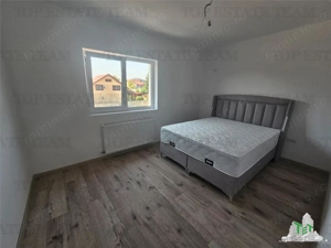 Vila cuplata 4 camere+mansarda in Rosu - imagine 3