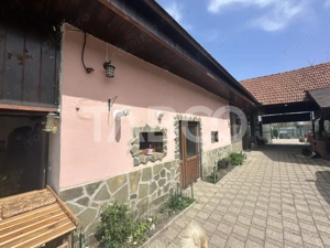 Casa de vanzare 5 camere zona barbeque  salon de evenimete ciubar  - imagine 3