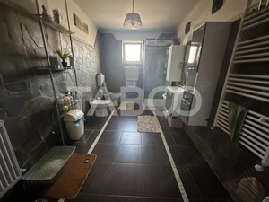 Casa de vanzare 5 camere zona barbeque  salon de evenimete ciubar  - imagine 13