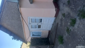 casă bătrânească de vanzare locuiibilă ,teren cu vie și livadă în suprafață de 29000m.p.