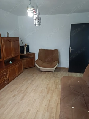 Închiriez apartament cu 3 camere ultracentral