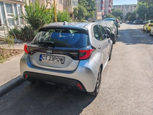 Vand Toyota Yaris Hybrid 2023 - imagine 8