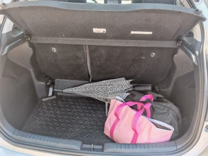 Vand Toyota Yaris Hybrid 2023 - imagine 10