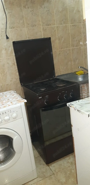 Vând garsoniera 2850 euro  Vasile Pârvan nr 4 et1 bloc mixt o singura garsoniera pe etaj. 