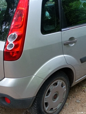 De vânzare Ford fiesta 1 3 benzină  - imagine 8 De vânzare Ford fiesta 1 3 benzină  - imagine 8