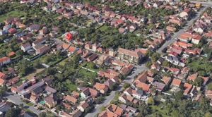 Teren cu front stradal de 14m. Vecini de calitate în Pârneava. - imagine 1