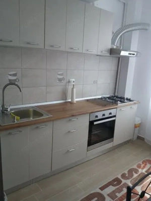 Se ofera spre inchiriere apartament cu 2 camere, decomandat, situat in zona Olimpia - imagine 2