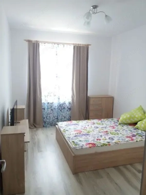 Se ofera spre inchiriere apartament cu 2 camere, decomandat, situat in zona Olimpia