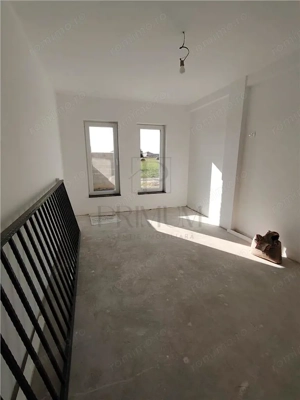 Comision 0 - Duplex 5 camere - 2 dormitoare la parter - bucatarie inchisa - imagine 4