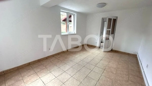 Spatiu de birouri de vanzare cu 6 camere 160 mpu Calea Dumbravii Sibiu - imagine 9