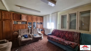 Parte de casa etaj 1 cu curte separata semicentral 99500 - imagine 3