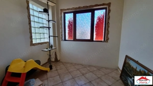 Parte de casa etaj 1 cu curte separata semicentral 99500 - imagine 15