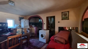 Parte de casa etaj 1 cu curte separata semicentral 99500 - imagine 2