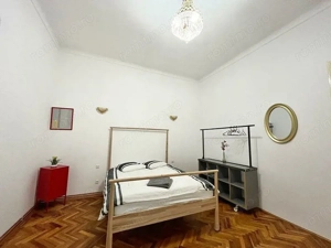 3 Camere - Cladire Istorica - Baile Neptun 96 MP - imagine 5