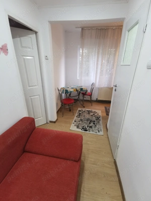 Închiriez ap 2 camere , zona politie  - imagine 5