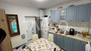 Casa cu curte de vanzare mobilata si  renovata -  mutare imediata - imagine 9