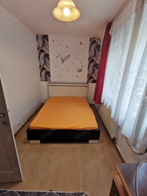 Închiriez ap 2 camere , zona politie 