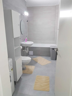 ofer spre inchiriere o camera in zona Circumvalatiunii