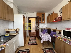 Apartament 3 camere decomandate – Str. Metalurgiei, Bacau - imagine 9