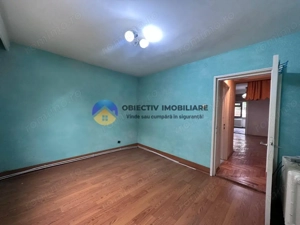 Apartament de vânzare 3 camere- pretabil pentru spațiu comercial