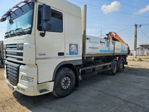 Camion DAF cu macara