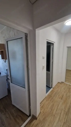 ZONA 23 AUGUST-APARTAMENT 3 CAMERE , SUPRAFATA 37,64 MP - imagine 8