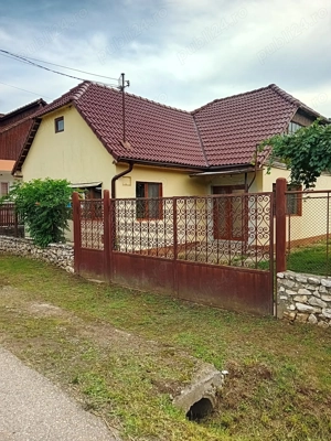 Casă de vânzare în Săvârșin   91 mp utili + teren generos!