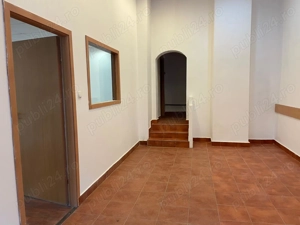 Spațiu Comercial de Închiriat   Locație Excelentă, Vizibilitate Maximă - imagine 2 Spațiu Comercial de Închiriat   Locație Excelentă, Vizibilitate Maximă - imagine 2