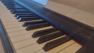 Pian digital Yamaha P-85 - imagine 4