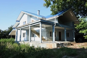 Șerbănești - strada Siretului - vilă la gri - P+M - teren 1.000 mp