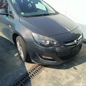 dezmembrez opel astra j