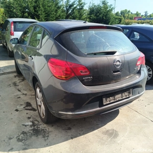 dezmembrez opel astra j - imagine 5
