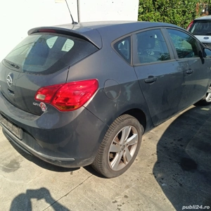 dezmembrez opel astra j - imagine 4