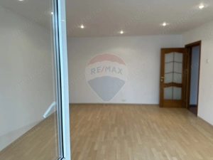 Apartament cu 4 camere de vânzare în zona Calea Romanului - imagine 2