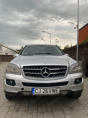 Vând Mercedes ML 320