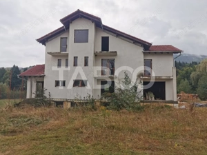 Pensiune  la Rosu480 mp de vanzare Statiune Climaterica Sambata de Sus