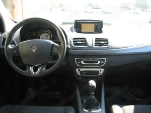 Renault Megane 1.5 dCi 110 CP 2015 Limited,Facelift,Navigatie,Touchscreen,Bluetooth,PDC,Jante 16". - imagine 6