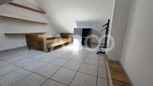 Apartament de vanzare 3 camere luminoase si balcon in zona Tilisca   - imagine 14