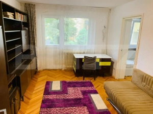 Apartament 3 camere, semicentral - imagine 2