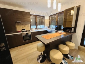 Vila superba, renovata recent, 145 mp construiti, 262 mp de curte amenajata, CHIAJNA - imagine 12