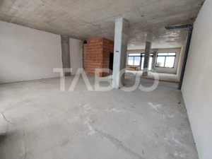 Spatiu comercial open space generos stradal cu vitrine Turnisor Sibiu - imagine 4