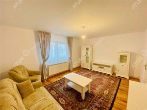 Casa renovata cu 2 camere si curte libera de 118 mp in zona Lazaret - imagine 2