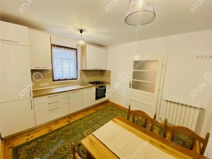 Casa renovata cu 2 camere si curte libera de 118 mp in zona Lazaret - imagine 3